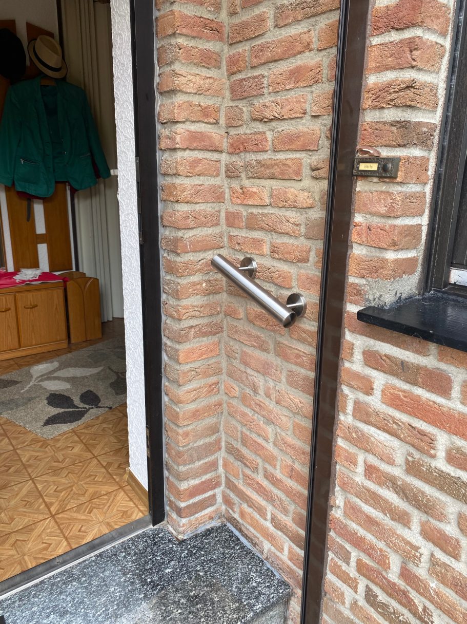 Haltegriff vor der Haustüre